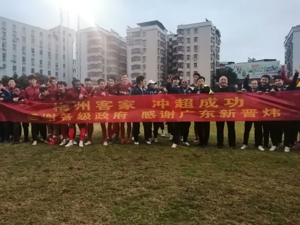 手机就滴的一声，瞬间接通了。
